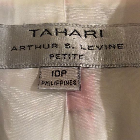 Beautiful TAHARI suit - Picture 8 of 8